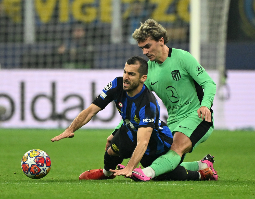 现出稳健的 现出稳健的