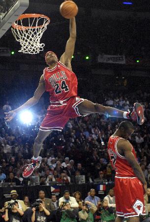 在场上的影 在场上的影